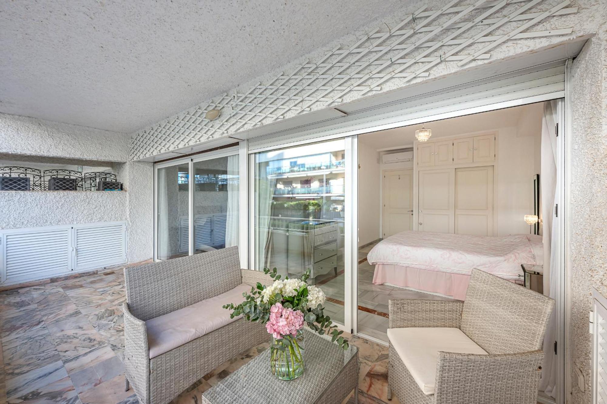 Apartament Luxury In With Parking And Pool