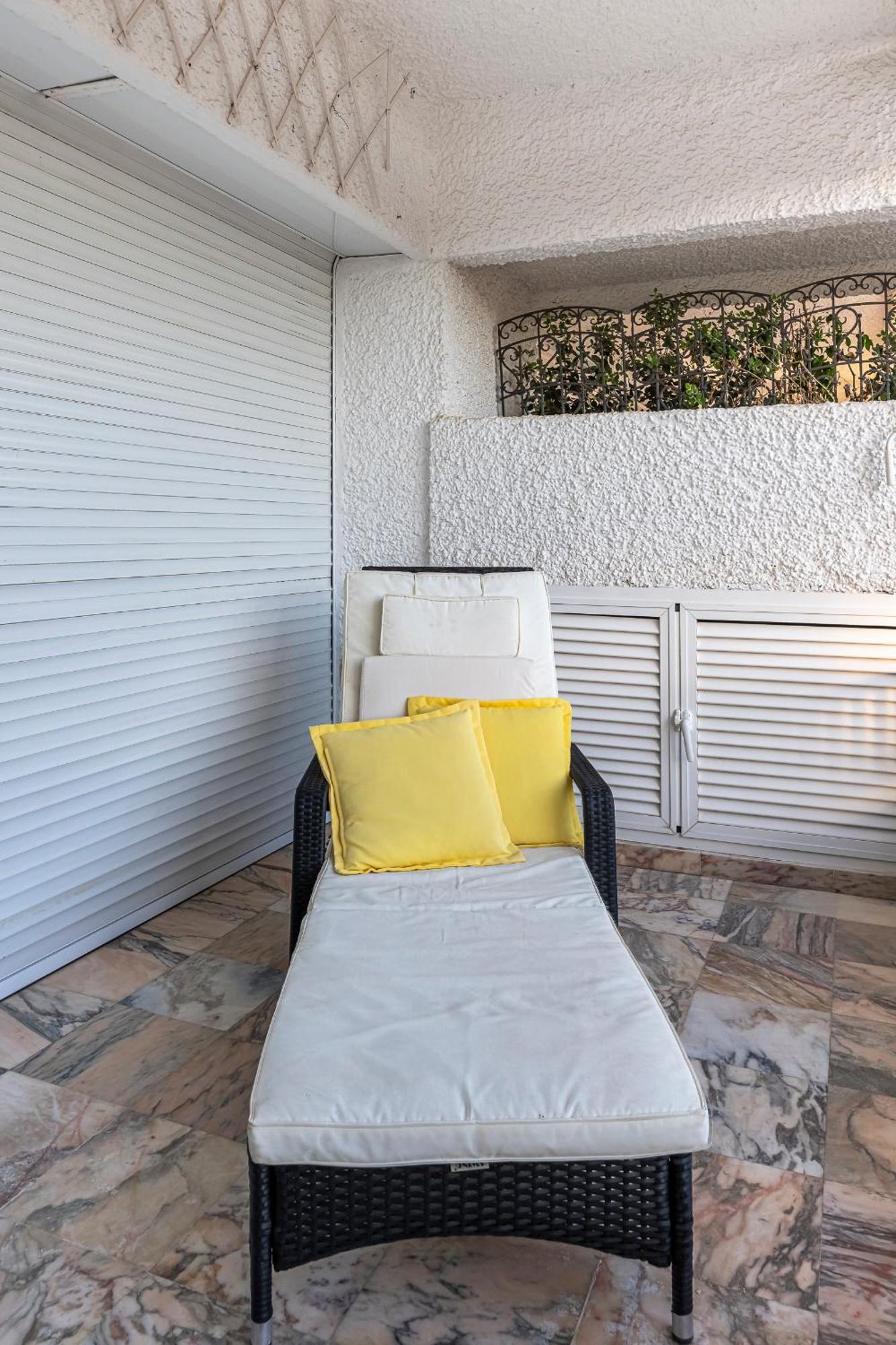 Luxury In With Parking And Pool Apartament *