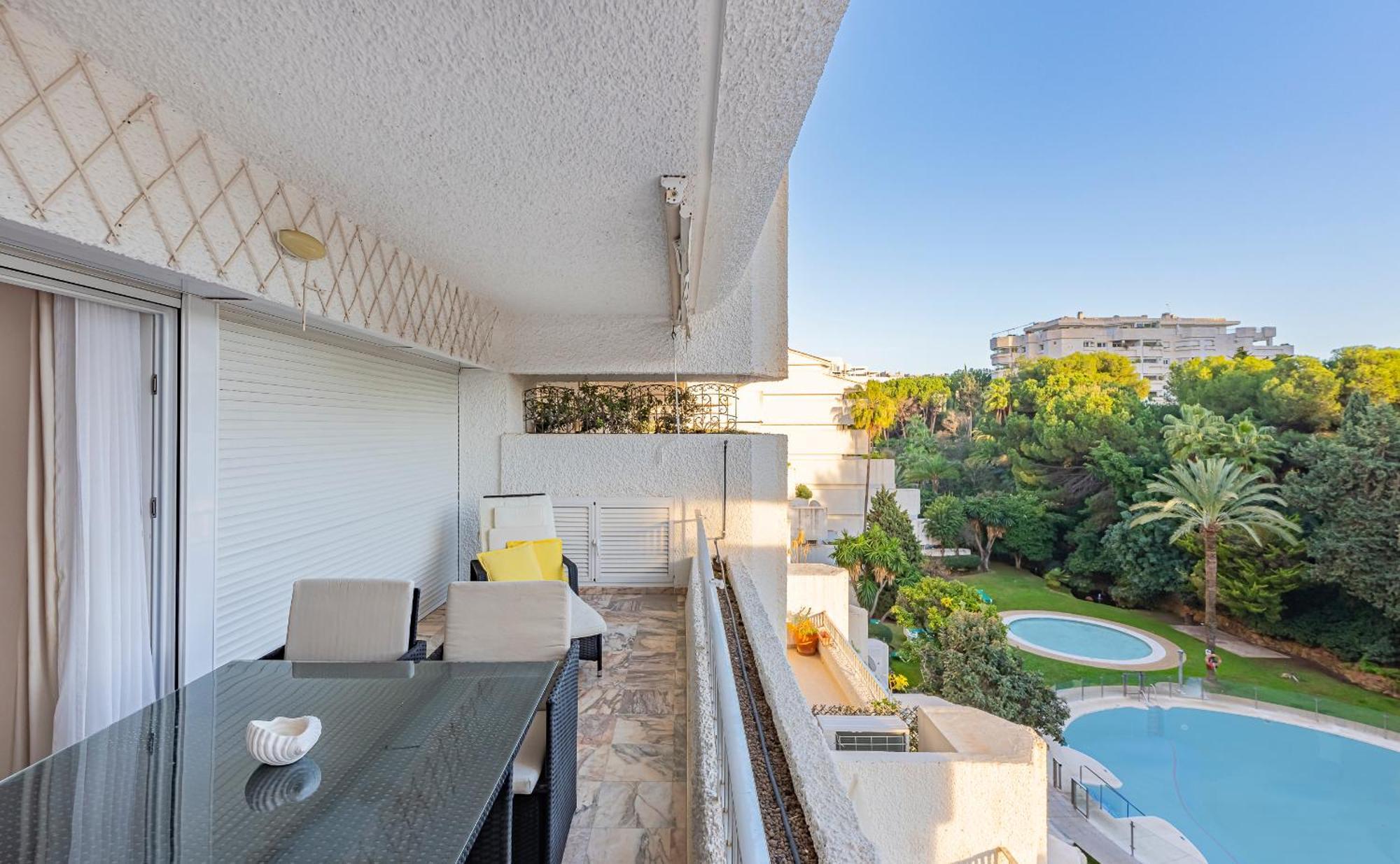 Luxury In With Parking And Pool *