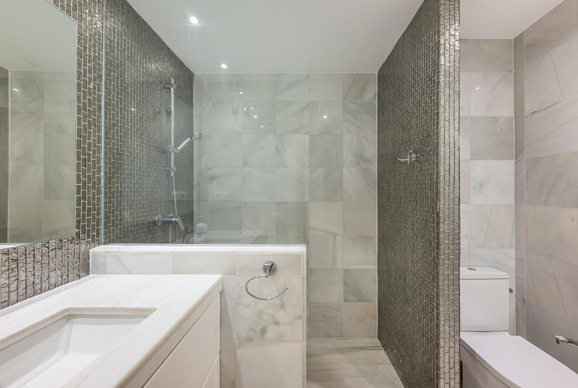 Luxury In With Parking And Pool Apartament *