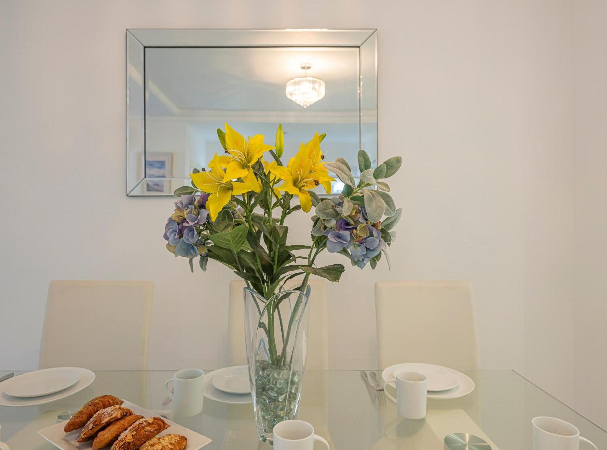 Apartment Luxury In With Parking And Pool *