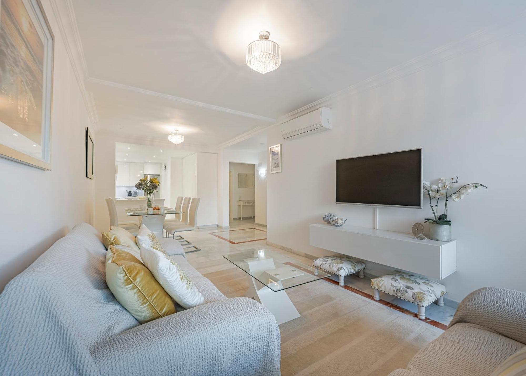 Luxury In With Parking And Pool Marbella