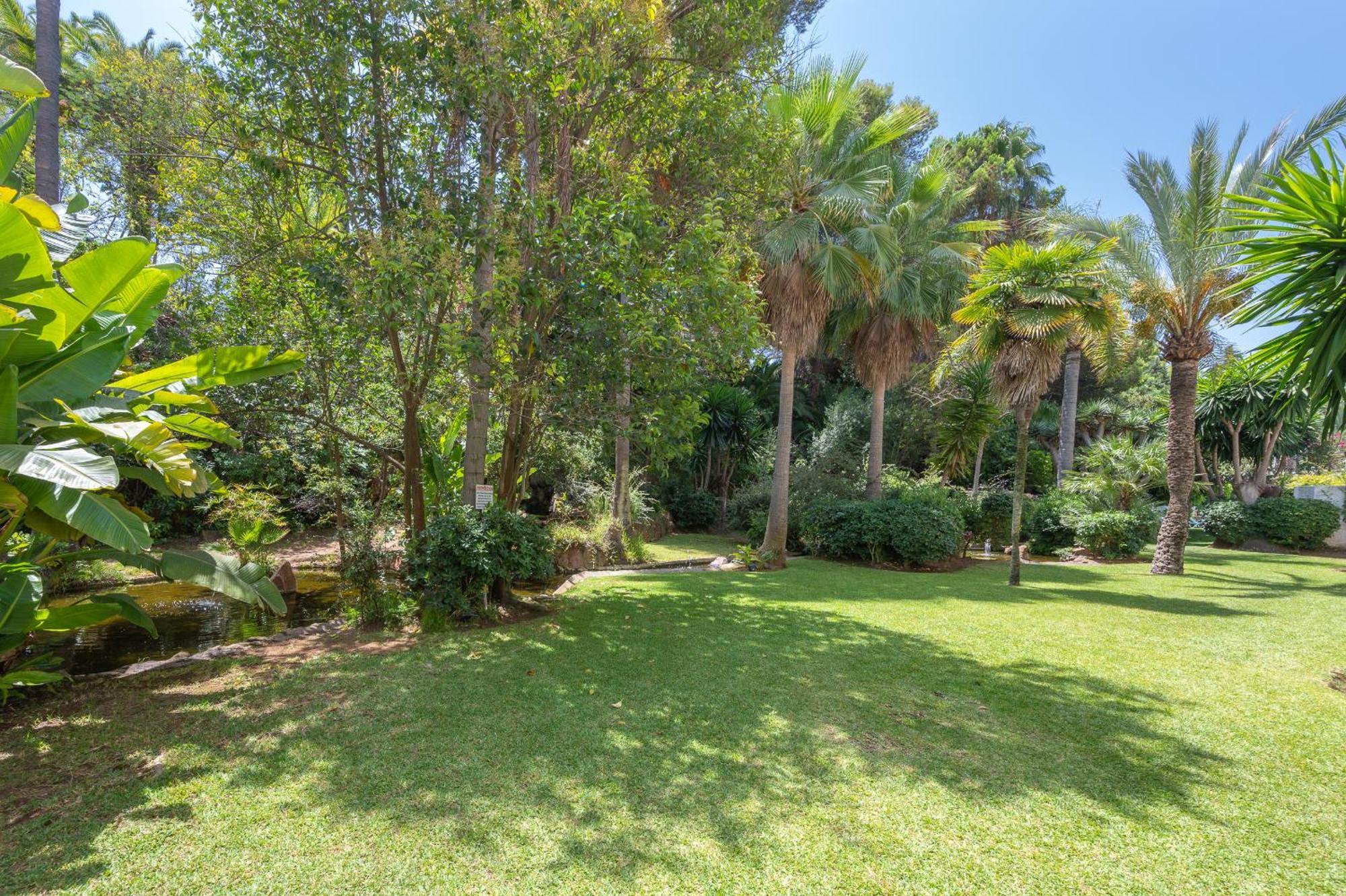 Luxury In With Parking And Pool Marbella