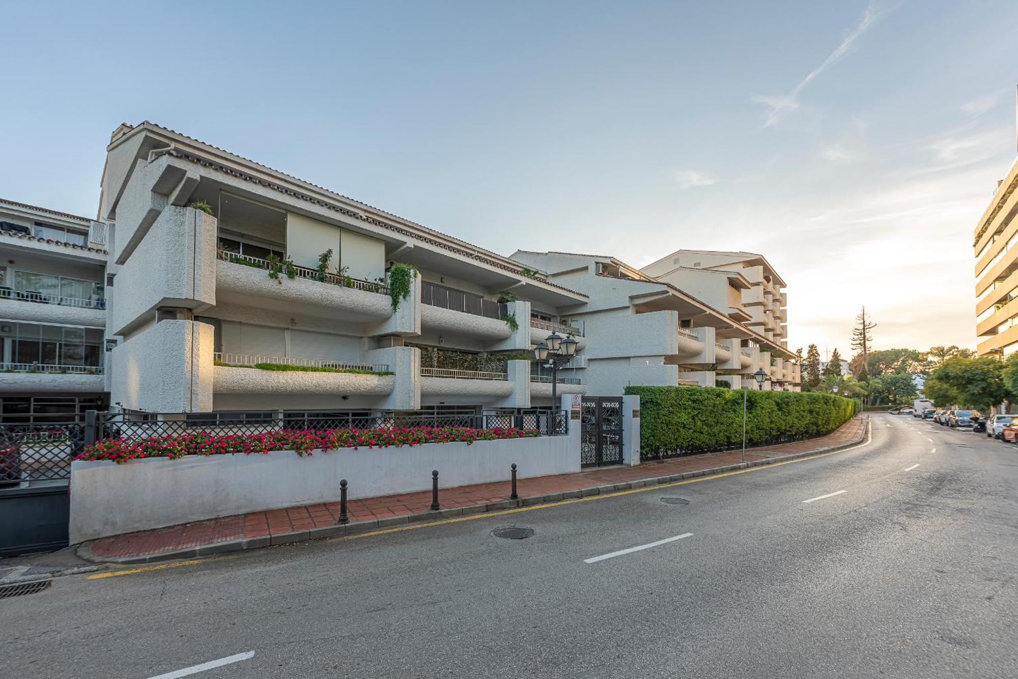 Apartment Luxury In With Parking And Pool Marbella