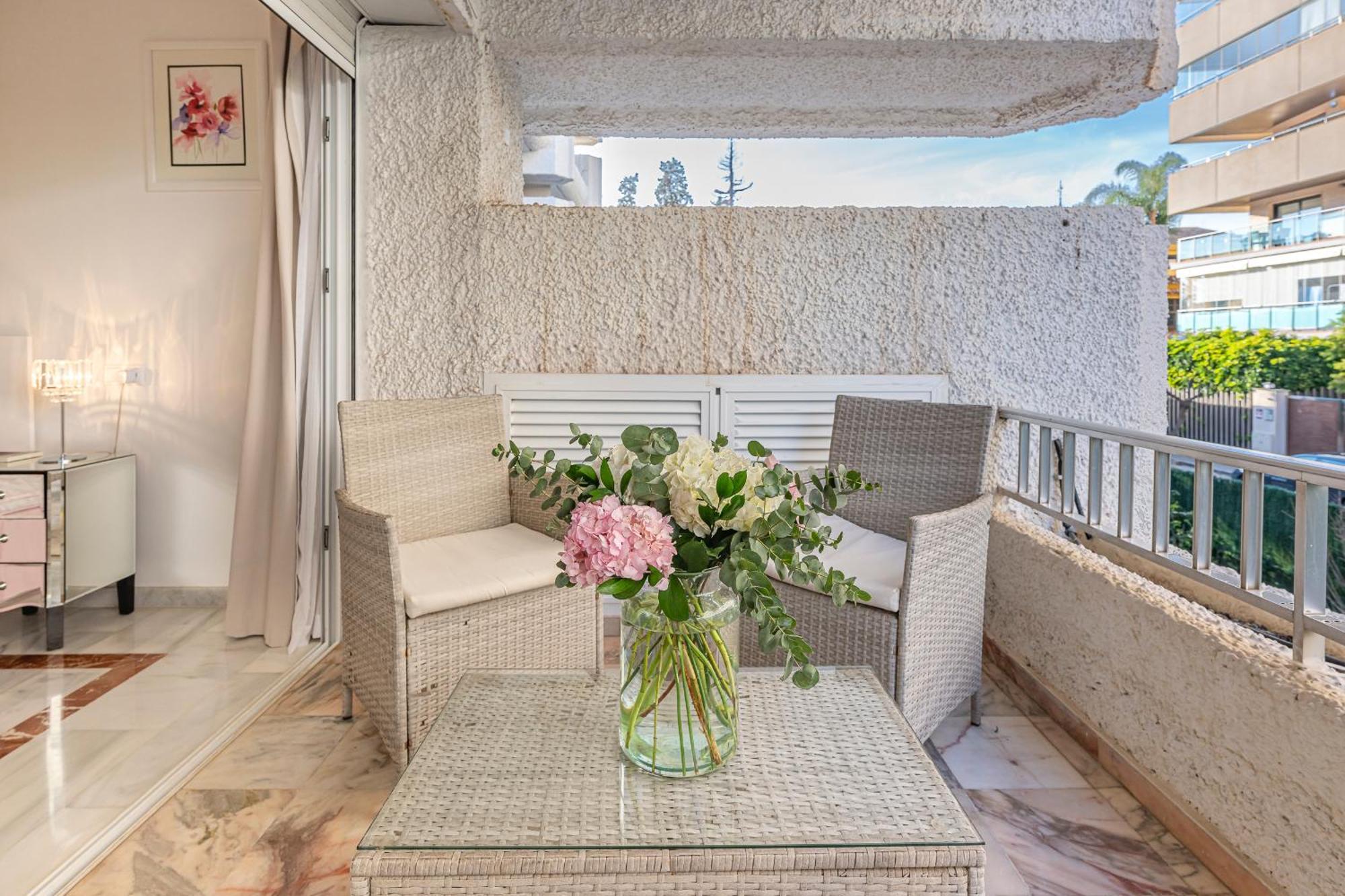 Luxury In With Parking And Pool Marbella