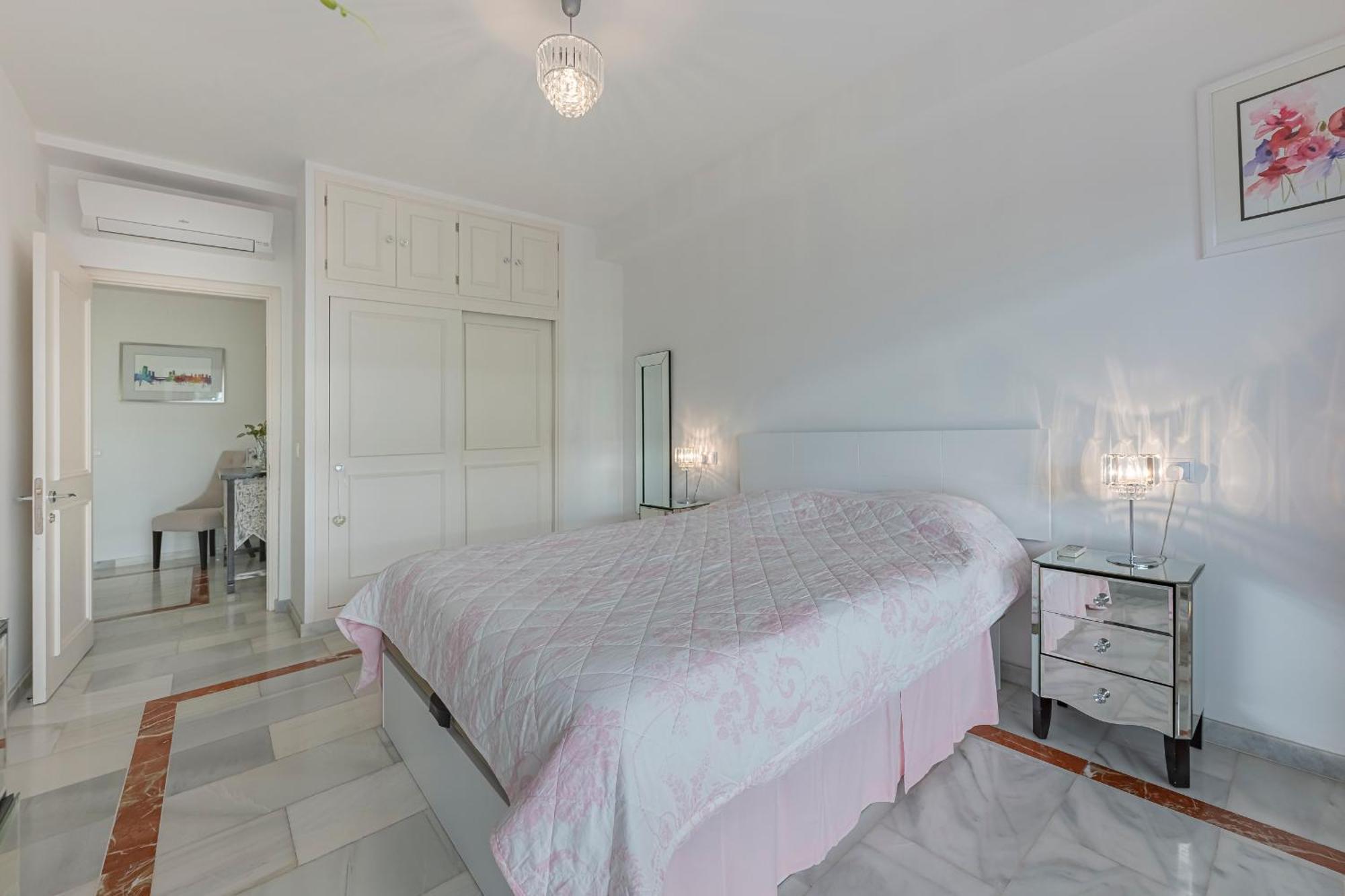 Luxury In With Parking And Pool Apartment Marbella