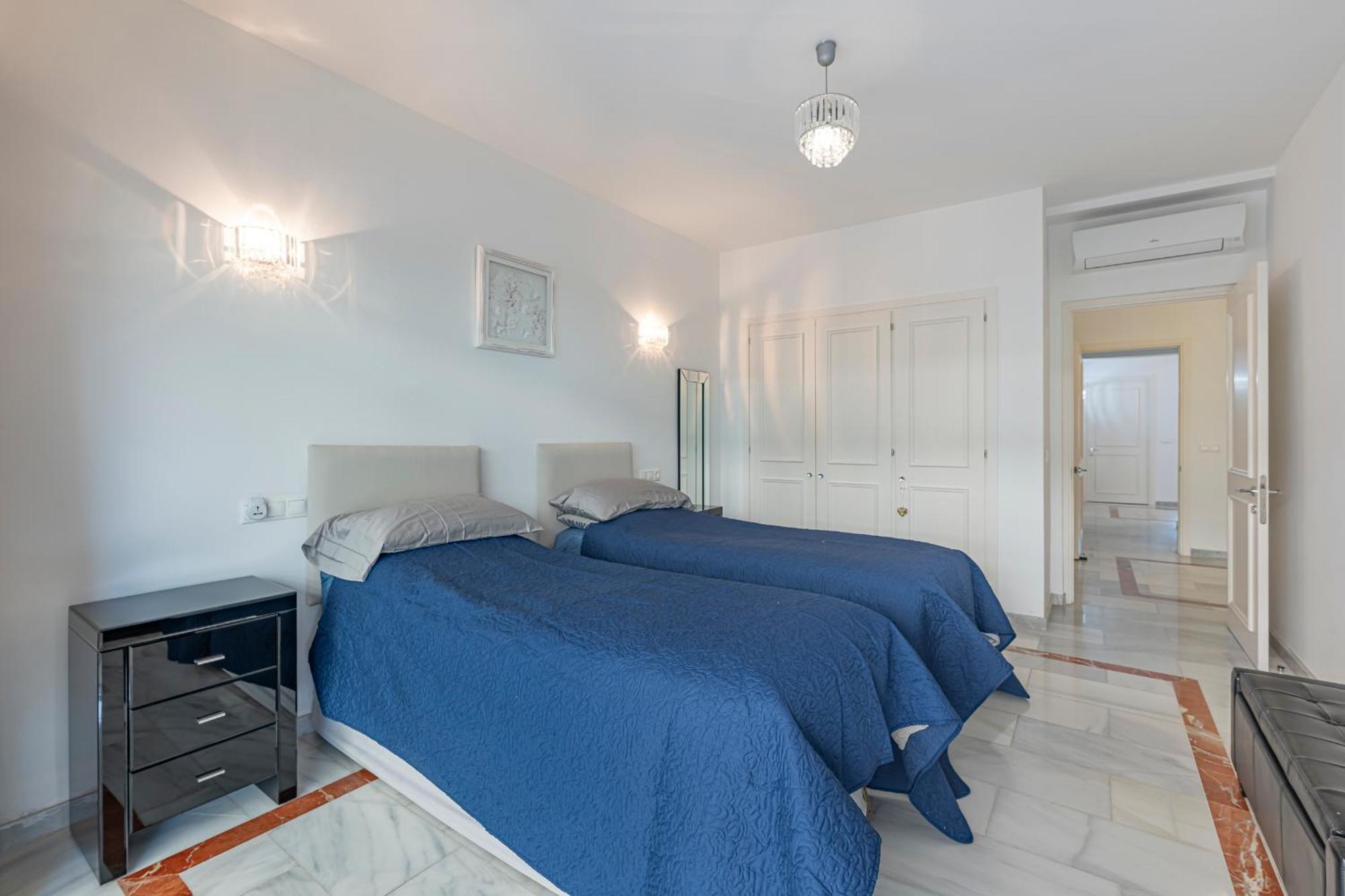 Luxury In With Parking And Pool * Marbella